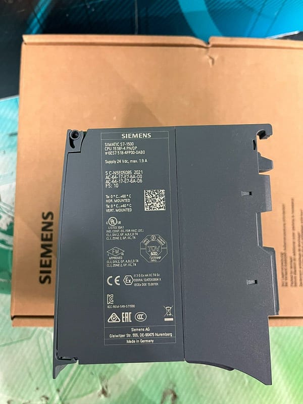 Siemens 6ES7 518-4FP00-0AB0. 6ES7518-4FP00-0AB0. CPU1518F-4 PN/DP. UK / EU Read)